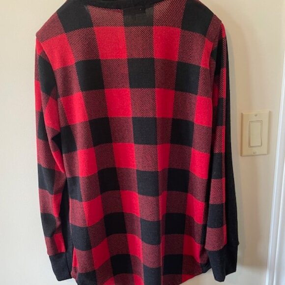 SWEET LOVELY - long sleeved tunic style sweater- black/red plaid NWT -Sz L - Picture 2 of 10
